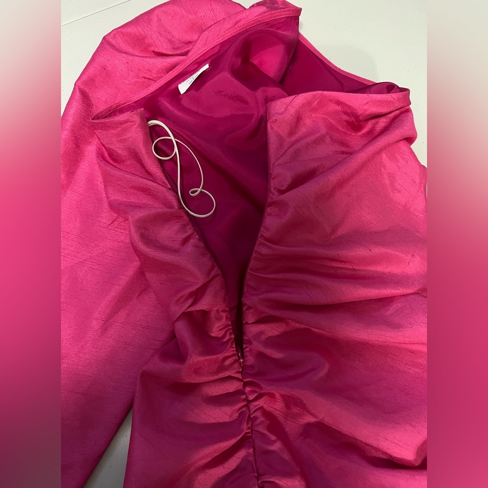 Aritzia WILFRED Rhapsody One Shoulder Long Sleeve Dress in Electron Fuchsia - Picture 13 of 16